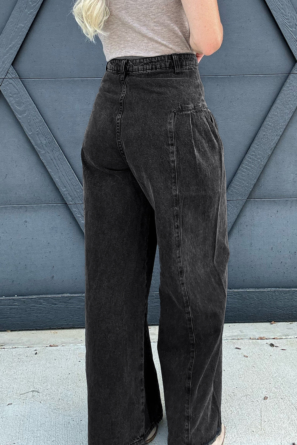 Mineral Wash Pleated Jeans LT